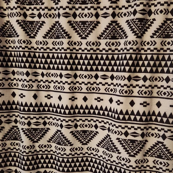 B&W Tribal Print Stretchy Pencil Skirt - Picture 2 of 4